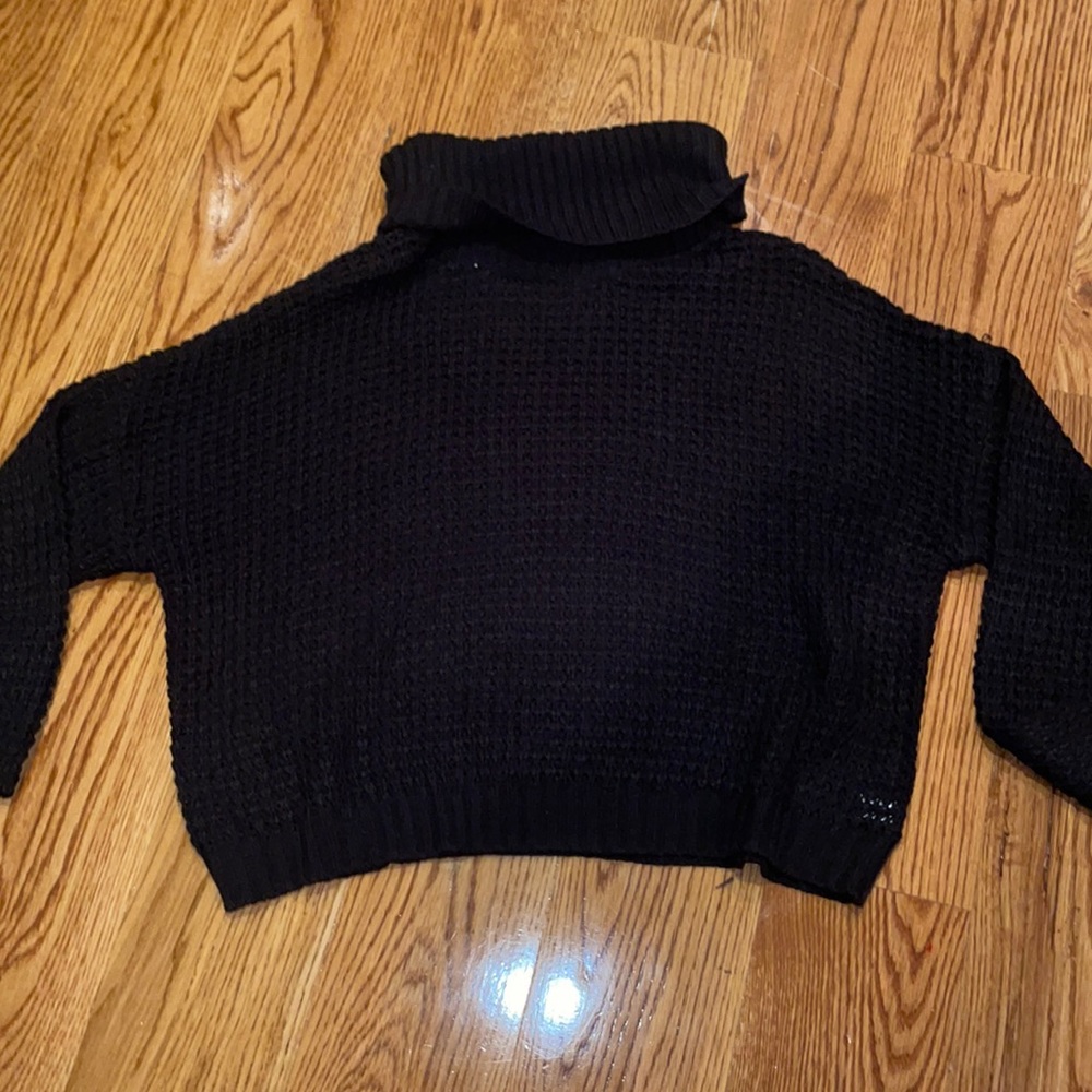 Pink Lily Large Black turtleneck sweater Never Worn